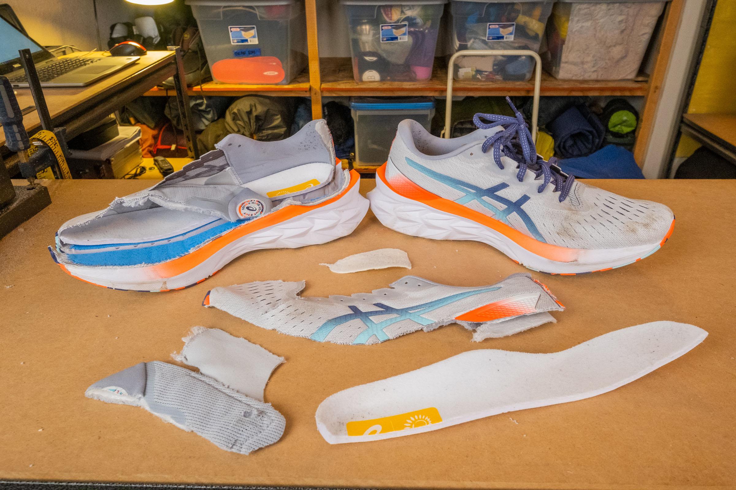 ASICS Novablast 2