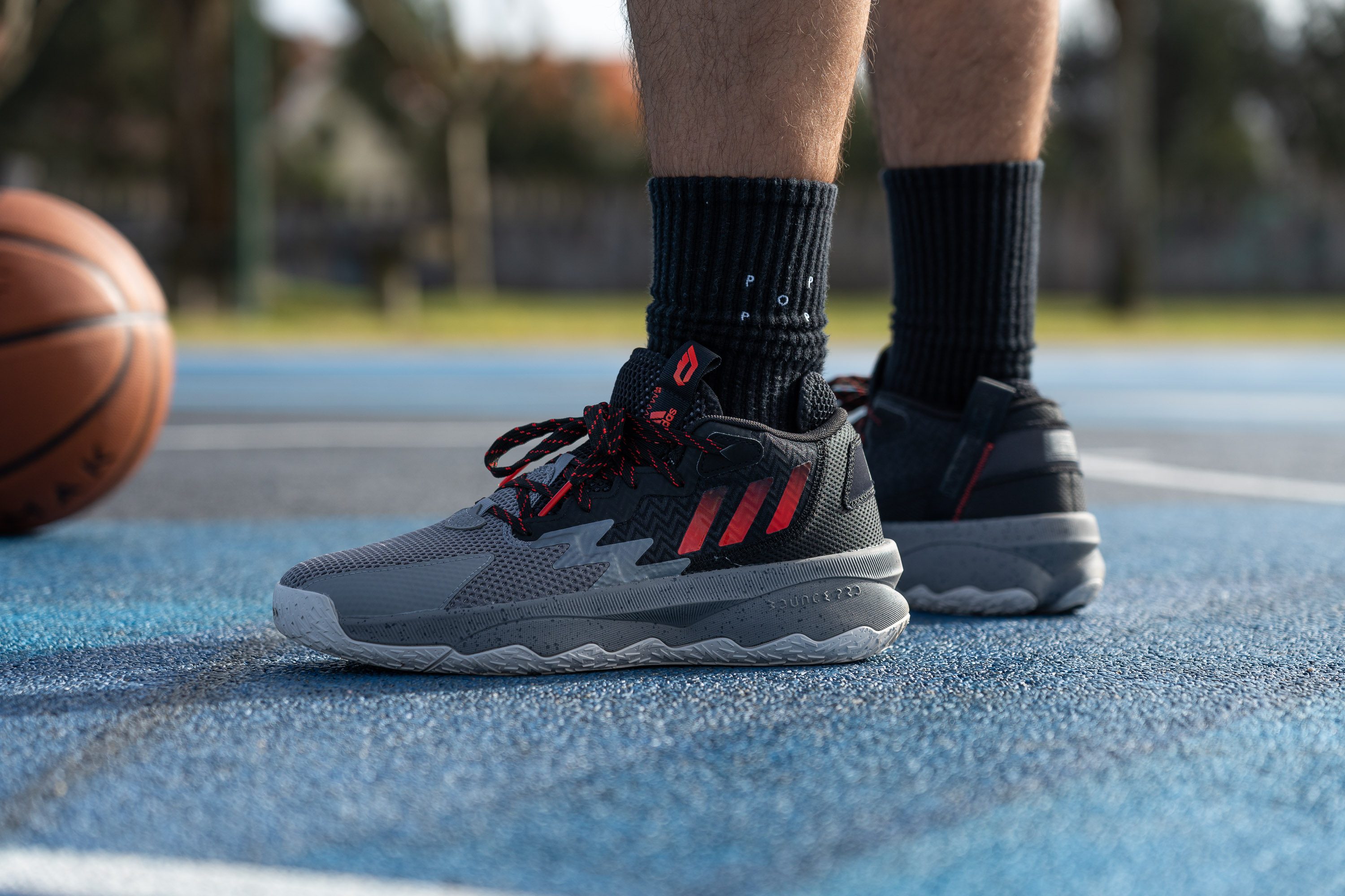 Adidas Dame 8