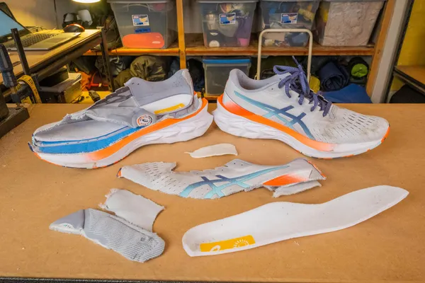 ASICS Novablast 2