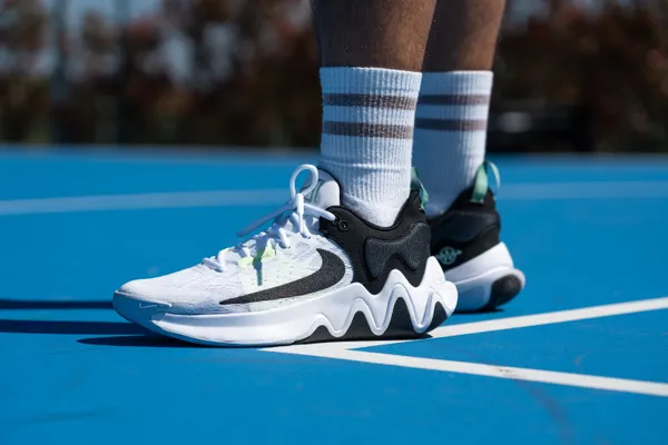 Nike Giannis Immortality 2