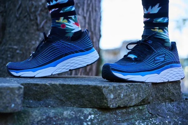 Skechers Max Cushioning Elite