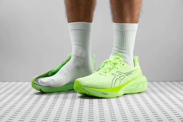 ASICS Novablast 4