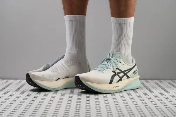 ASICS S4+ Yogiri