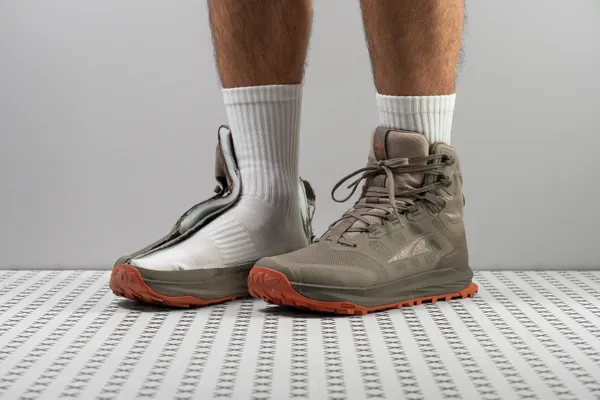 Altra Lone Peak 9 Waterproof Mid