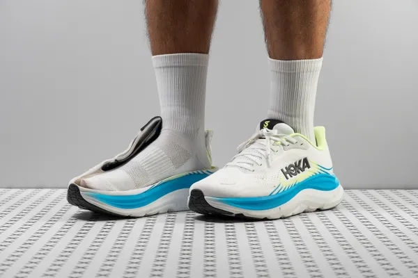 HOKA Clifton 11