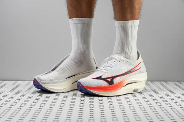 Mizuno Wave Rebellion Pro 3