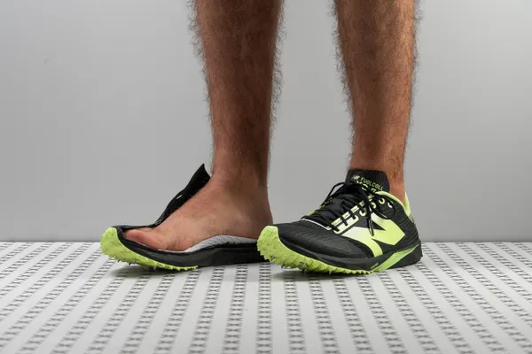 New Balance FuelCell XC7 v5