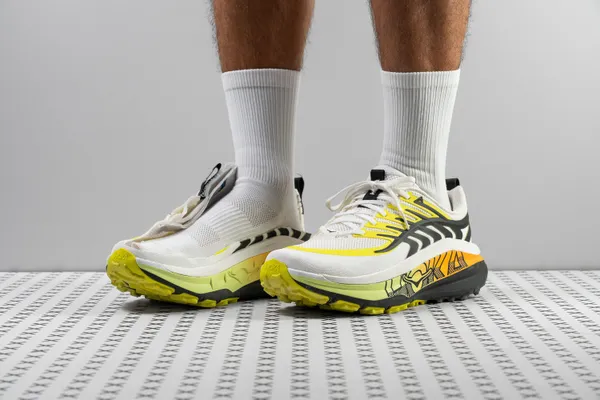 HOKA Stinson 8